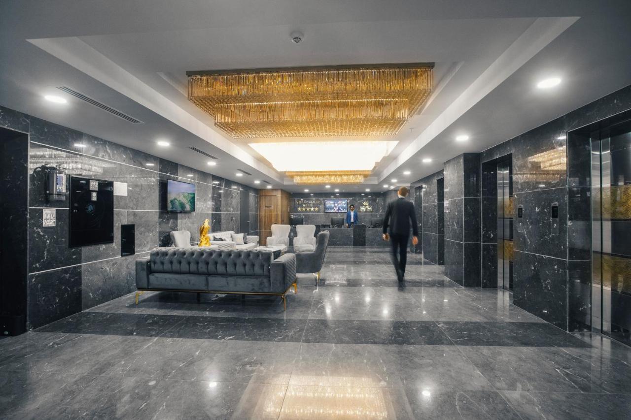 Royal Tulip Hotel & Casino, Tbilisi Exterior foto The lobby of the hotel